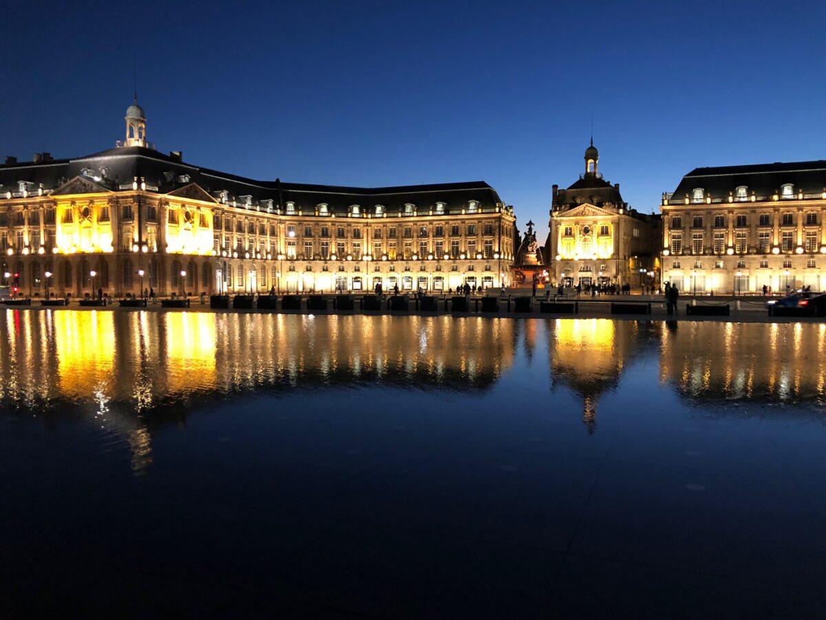 Bordeaux: Place de la Bourse and water mirror at night