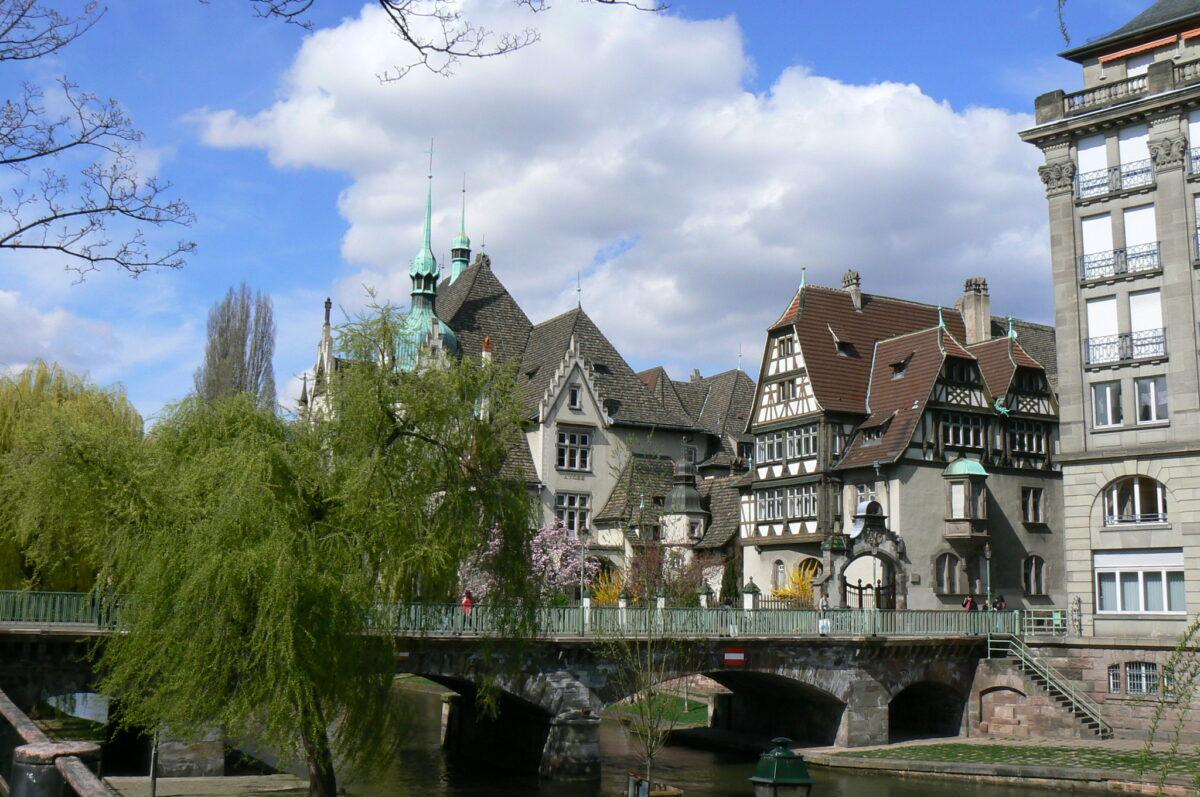Facade and roofs of the Lycée international des Pontonniers in Strasbourg