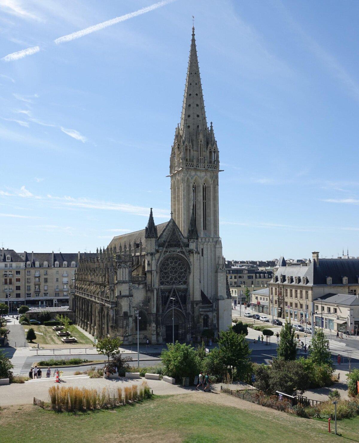 Église Saint-Pierre de Caen et sa flèche