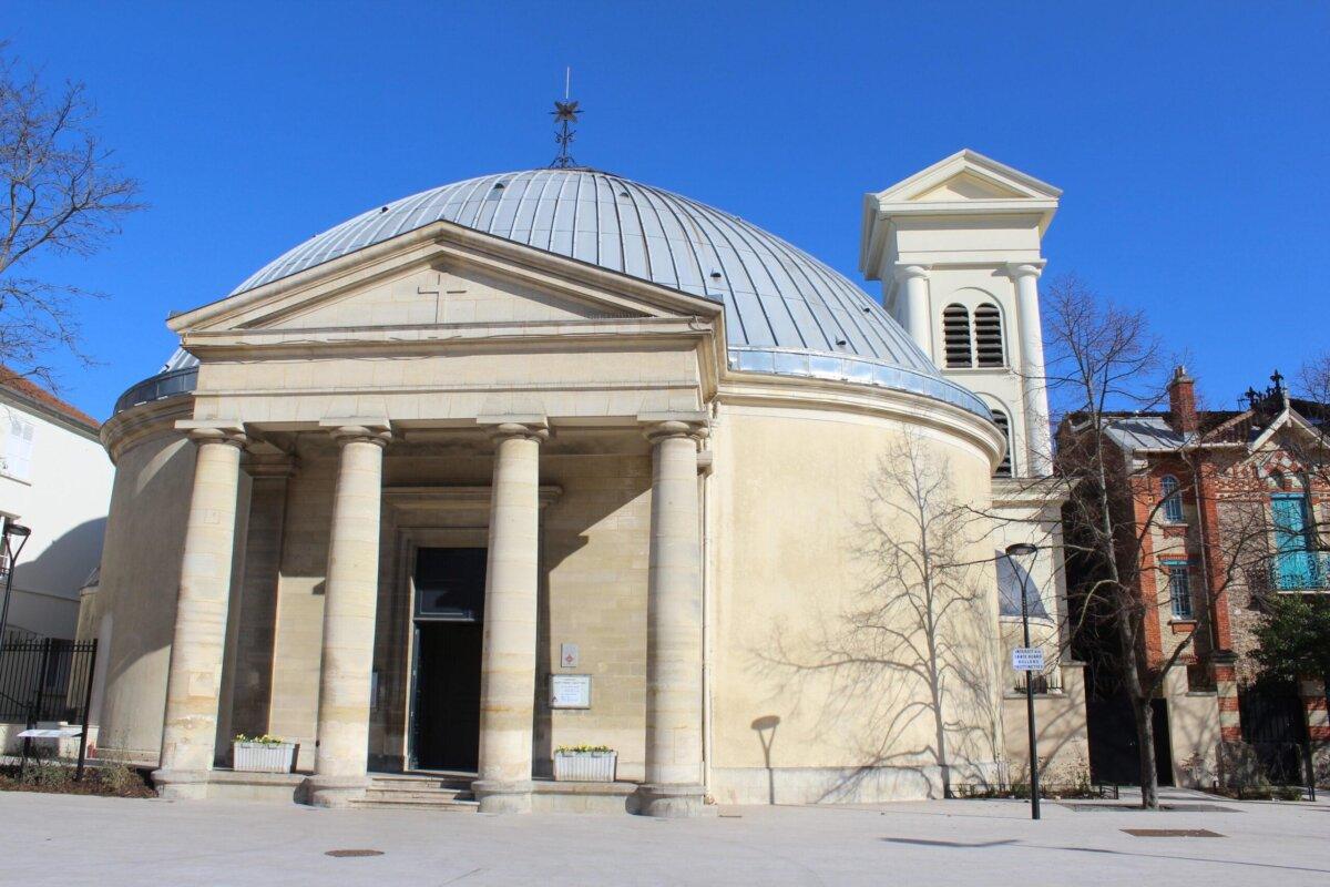 Iglesia Saint-Pierre-Saint-Paul de Courbevoie, fachada en rotonda