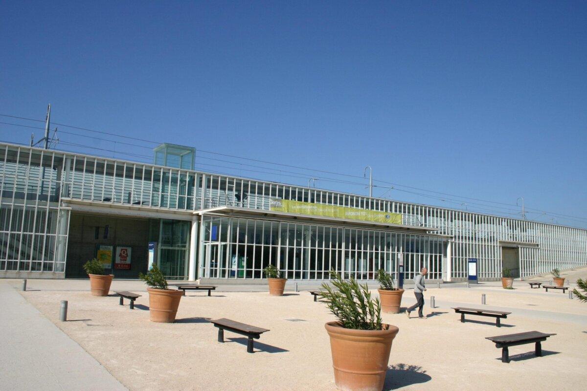 Estación Avignon TGV, fachada