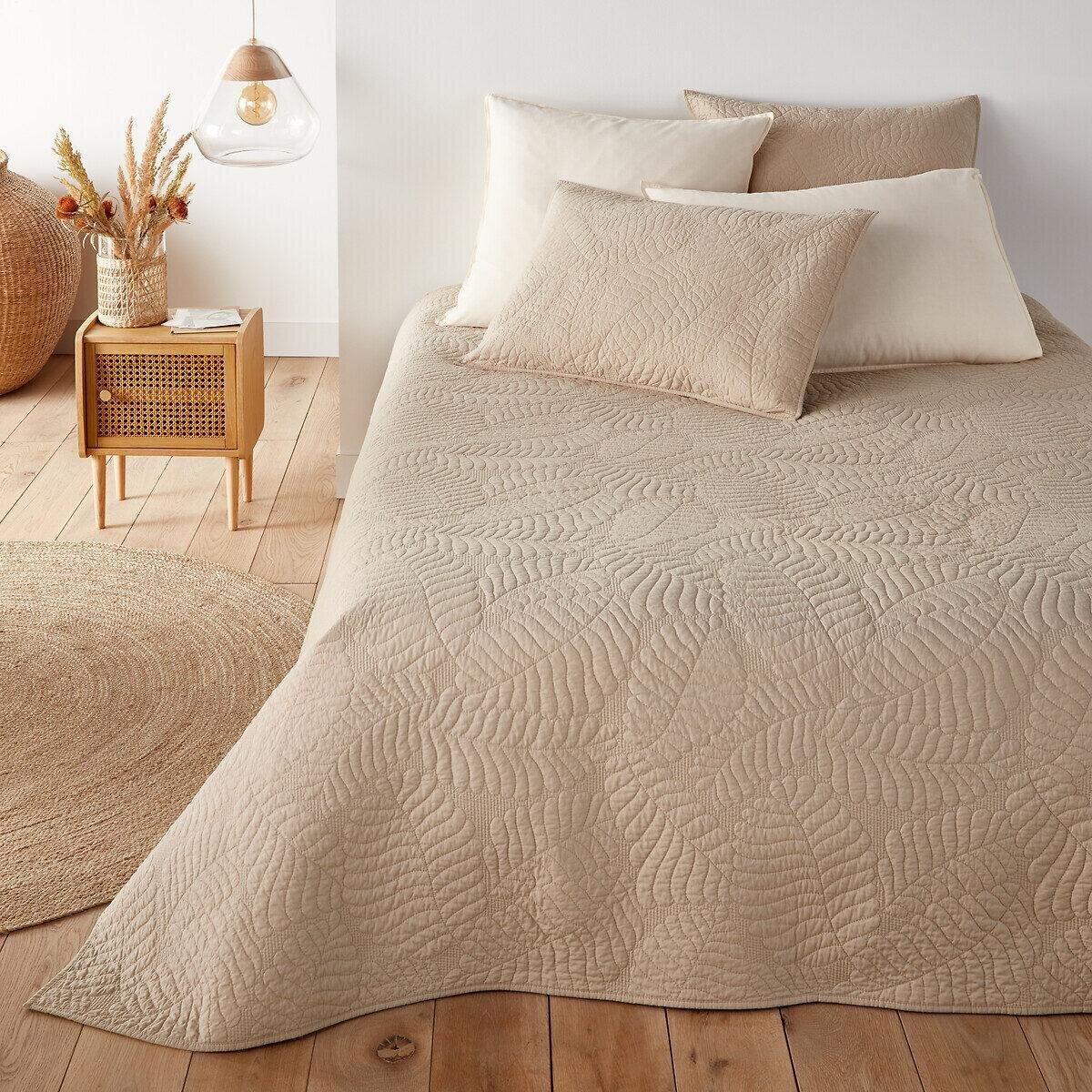 Gemütliche Bettwäsche: Baumwolle, Quilt, bestickte Tagesdecke