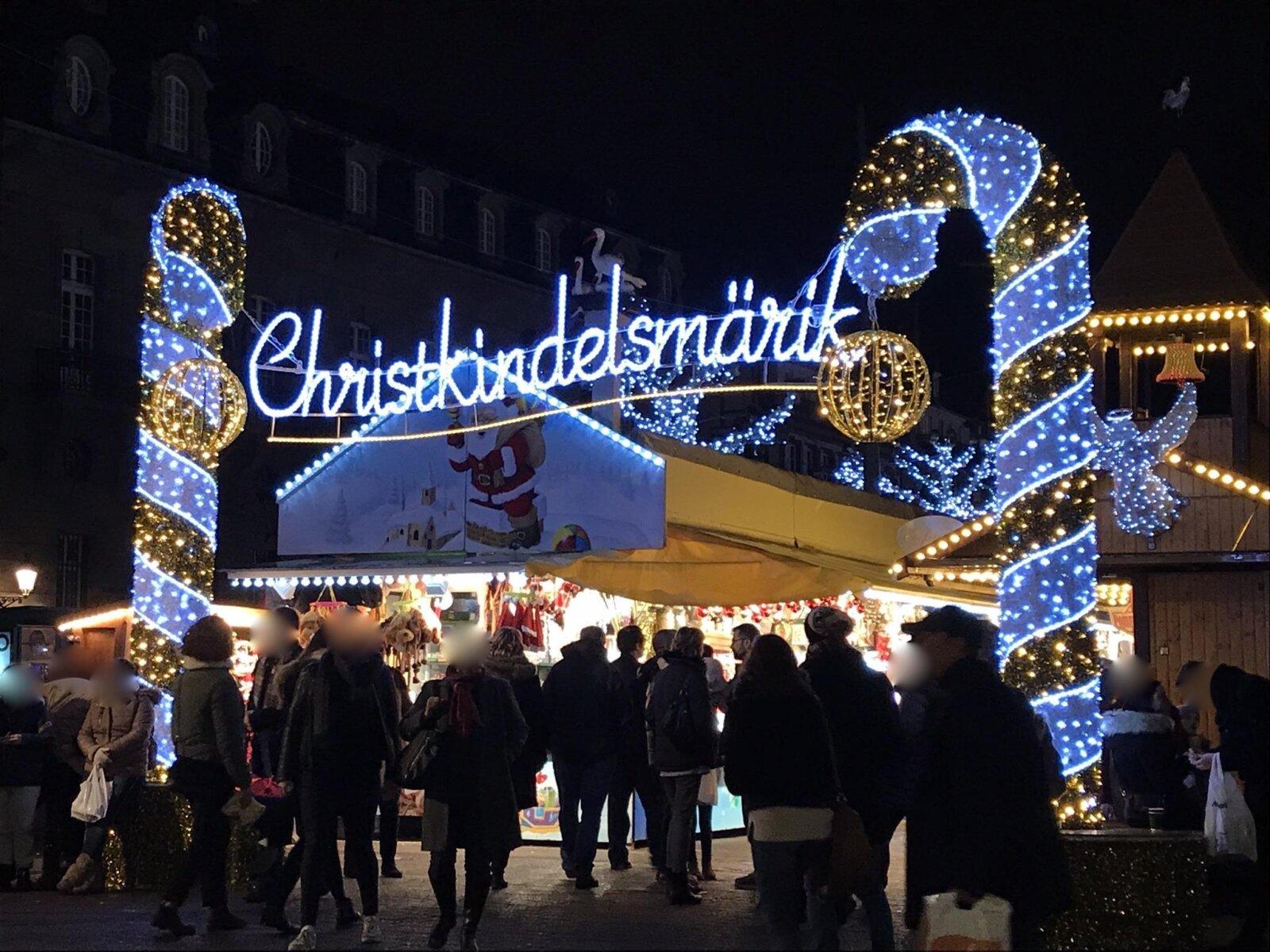 Marché de Noël Reims cathédrale grande roue illuminée champagne