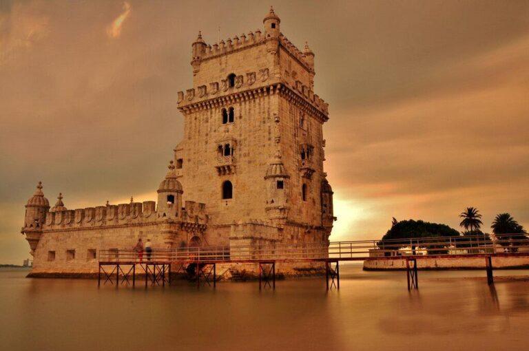 Tour de Belém à Lisbonne au coucher du soleil