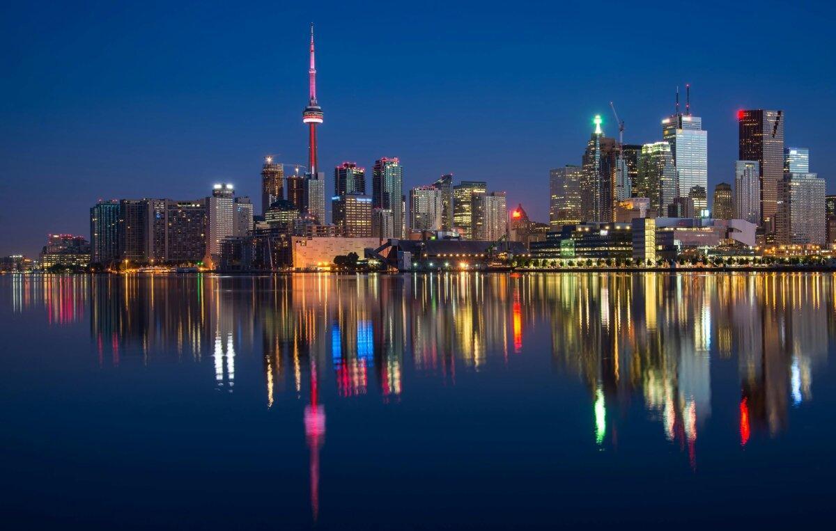 Toronto skyline at night with CN Tower