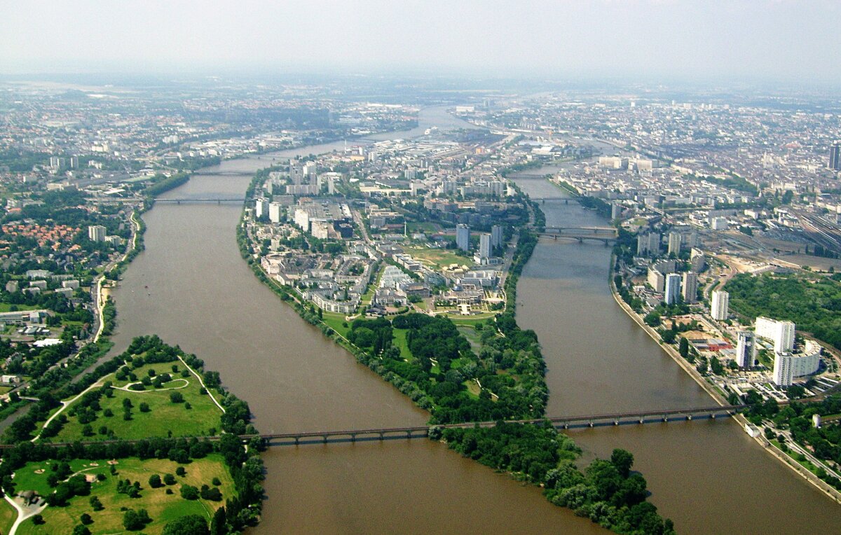 Aerial view of the Île de Nantes and the arms of the Loire