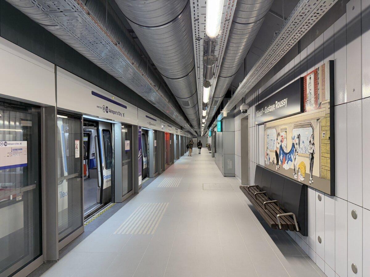 Quai de la station Villejuif - Gustave Roussy (métro ligne 14)