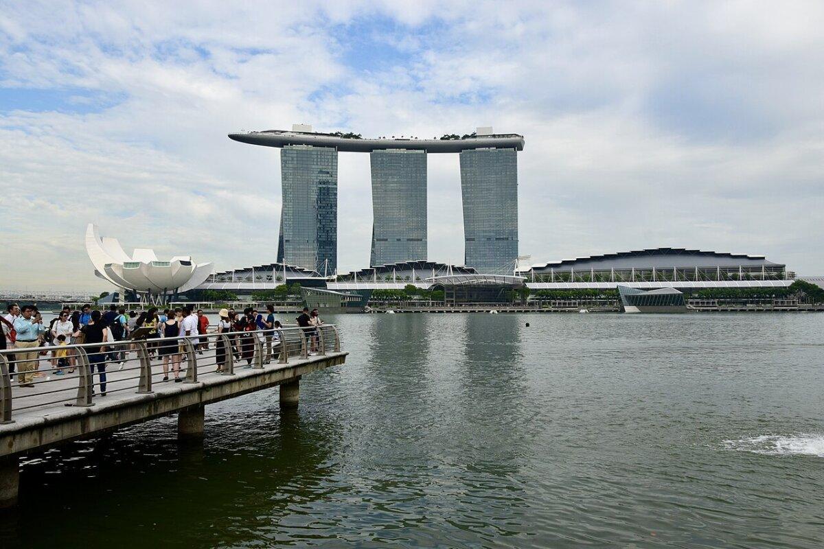 Marina Bay Sands from Merlion Park, Singapore — preview for travel in Asia with children