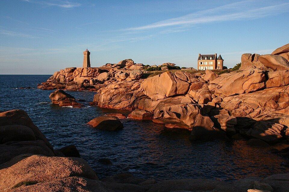 Panorama de la Bretagne nord ou sud à Ploumanac'h, sur la Côte de Granit Rose