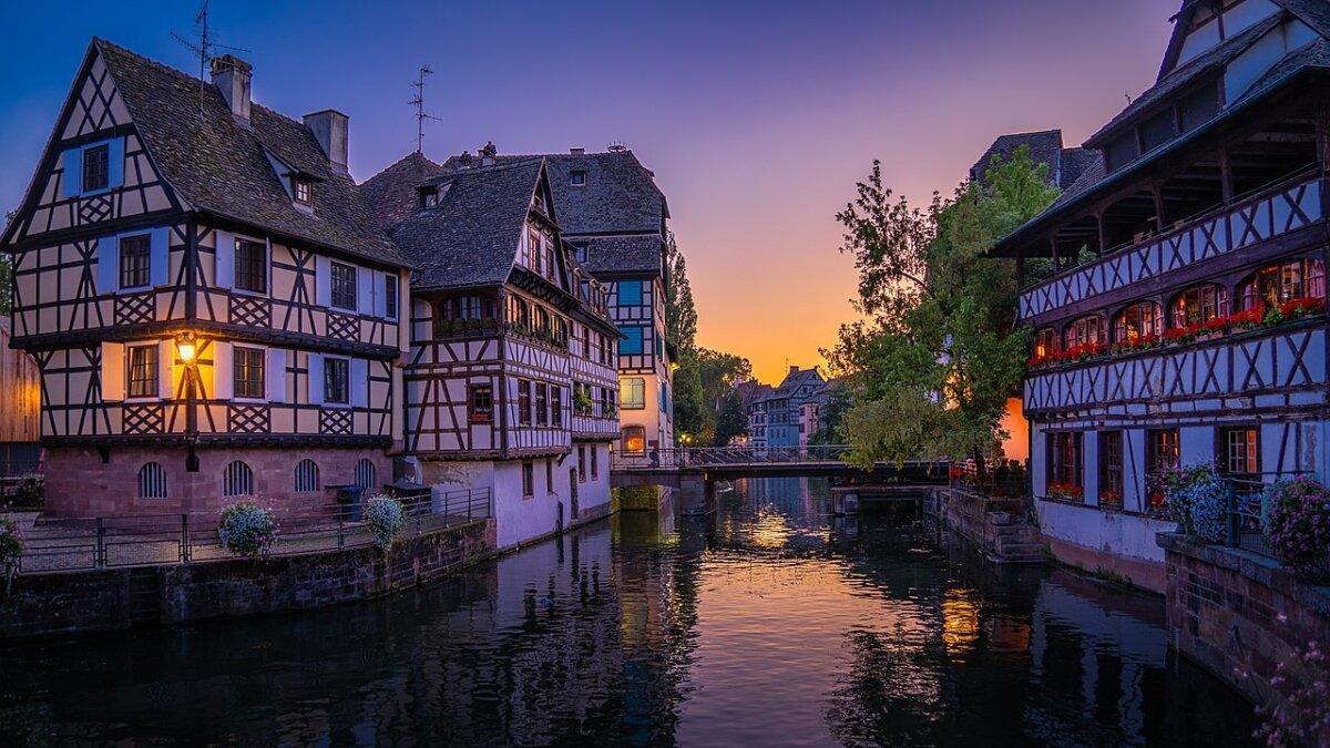 Pequeña Francia en Estrasburgo, ideal para un fin de semana en tren Francia entre canales y casas entramadas