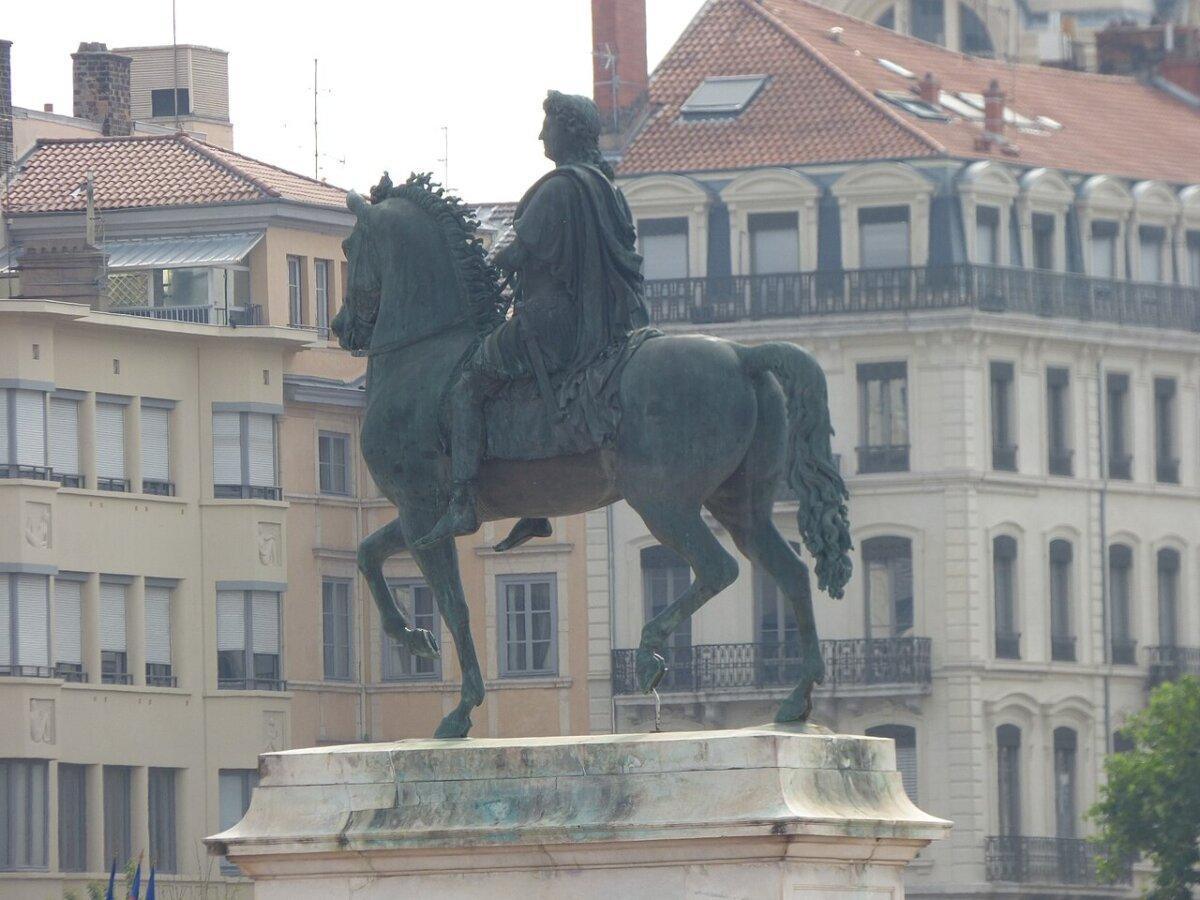 Place Bellecour, corazón de Lyon para un fin de semana en tren Francia