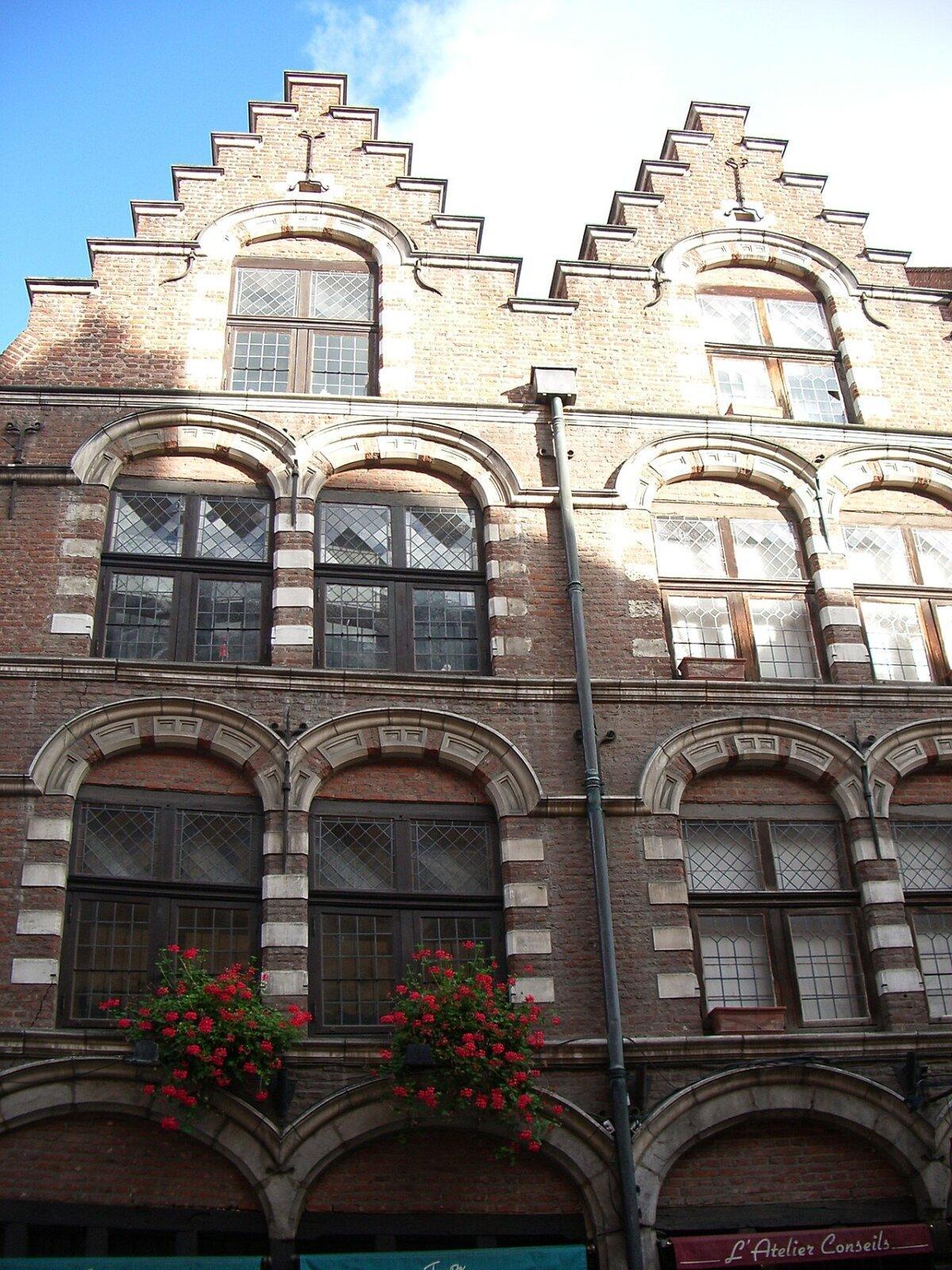 calle del Viejo Lille con fachada antigua, ideal para visitar Lille en 2 días