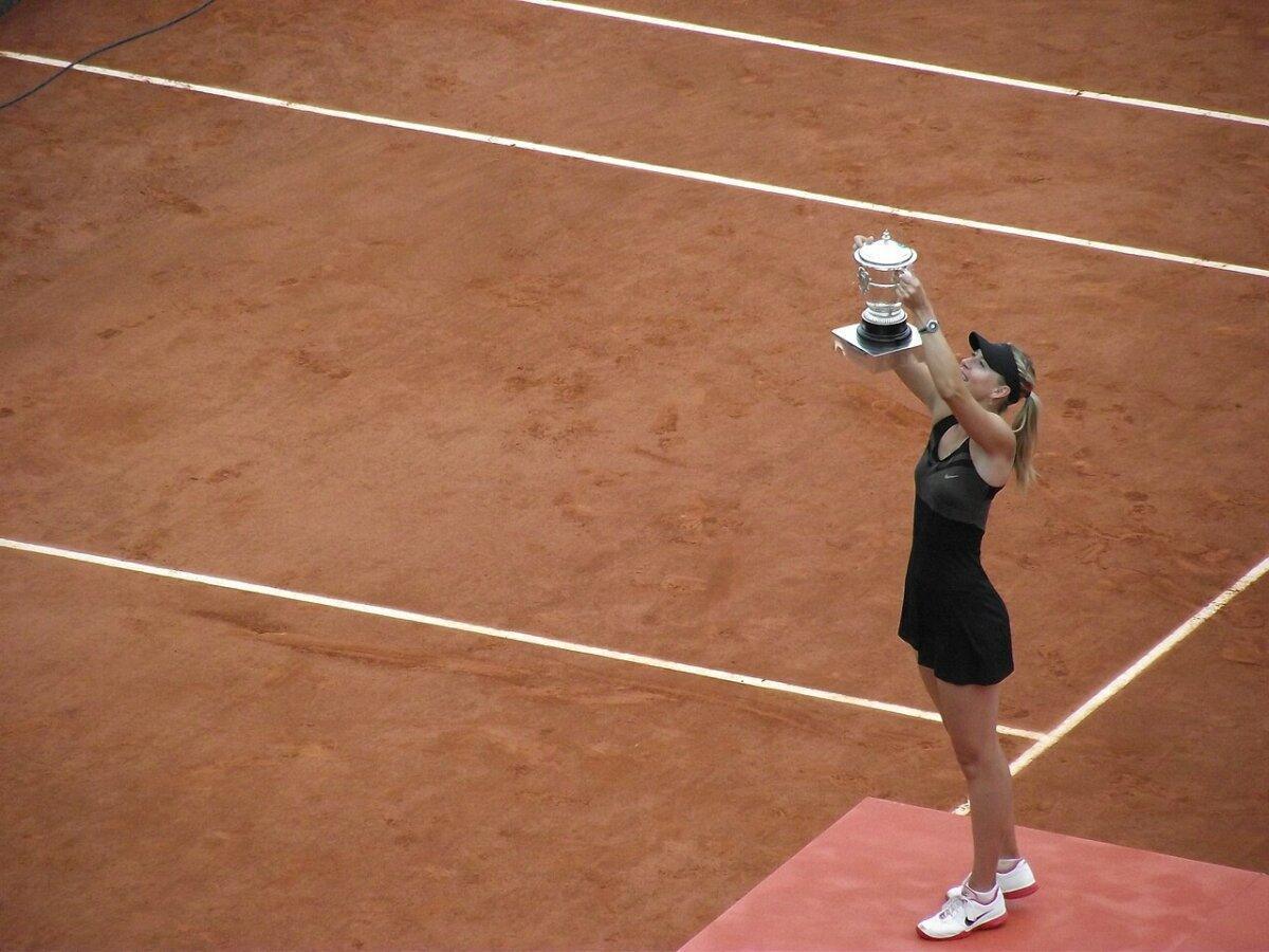 Maria Sharapova at Roland-Garros, illustration of French sports cartography of sports facilities